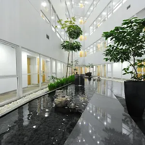 Aparthotel Cayden Riverfront Residences