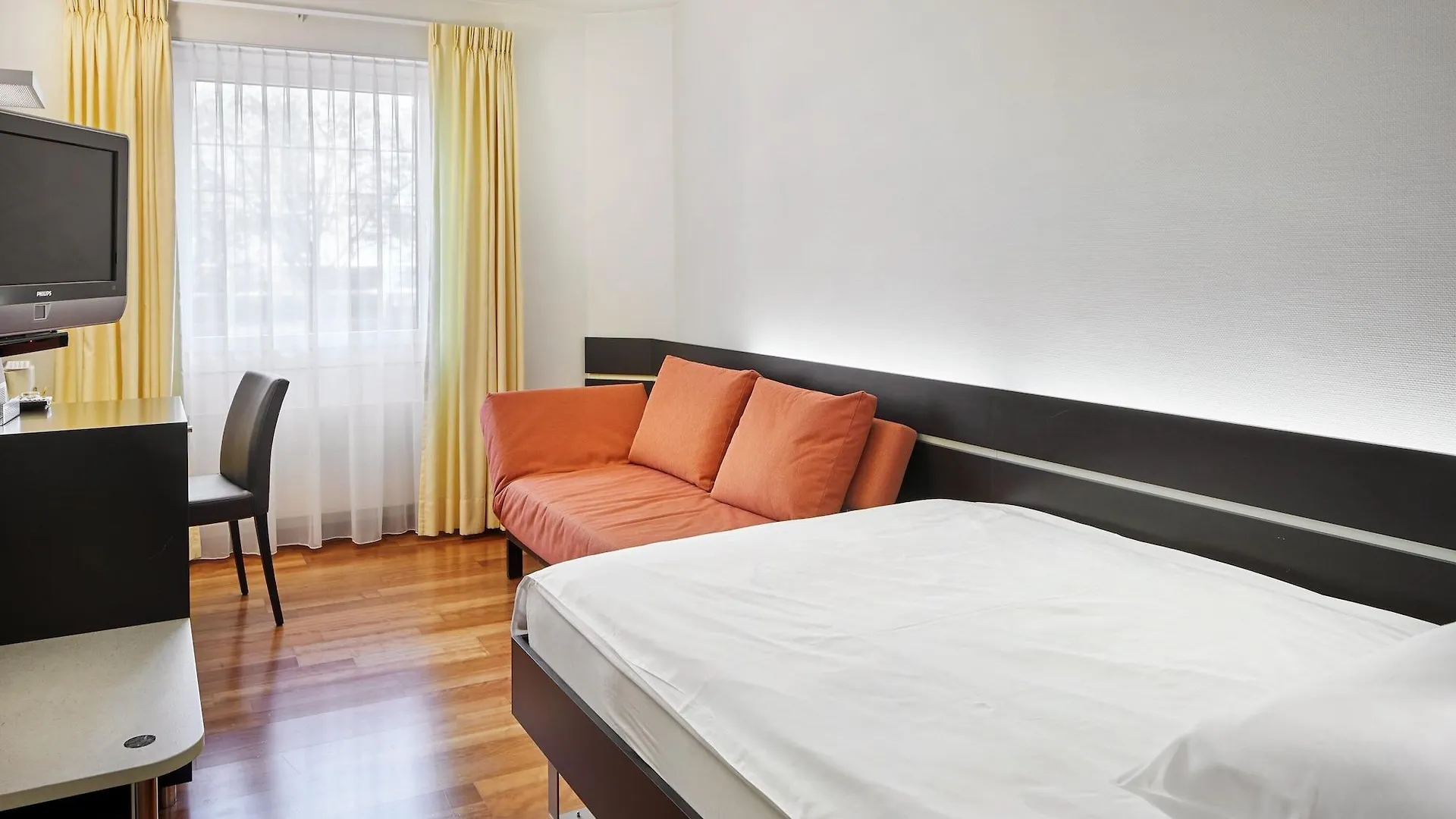 Hotel Du Commerce Basel 3*,  Switzerland
