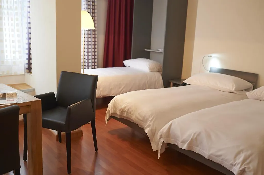 Hotel Du Commerce Basel 3*,  Switzerland